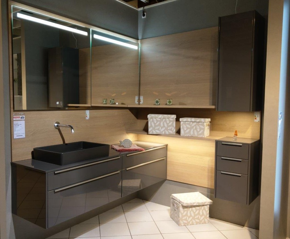 Bad-Einrichtung Lünen 1009 Front 823