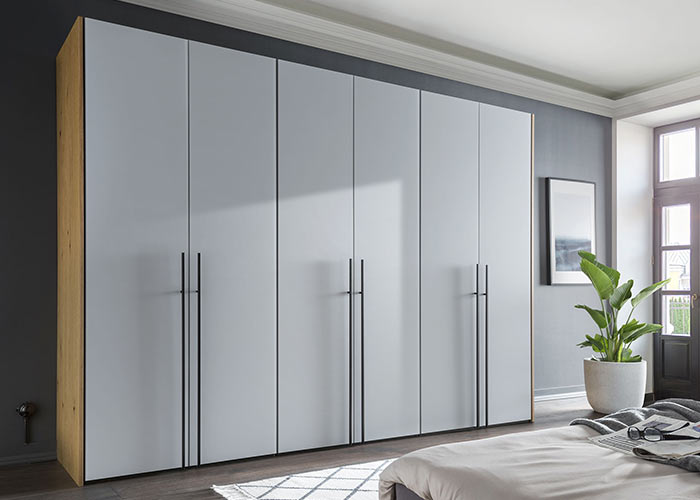 Drehtürenschrank • Möbel Bald