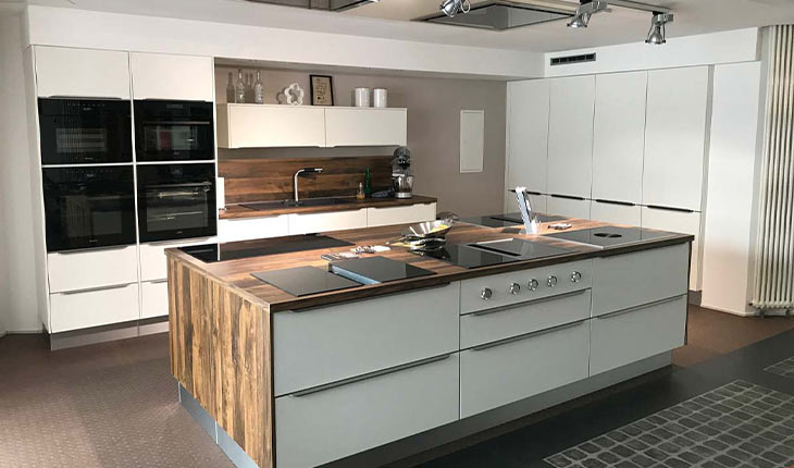 Ausstellung • Möbel Bald