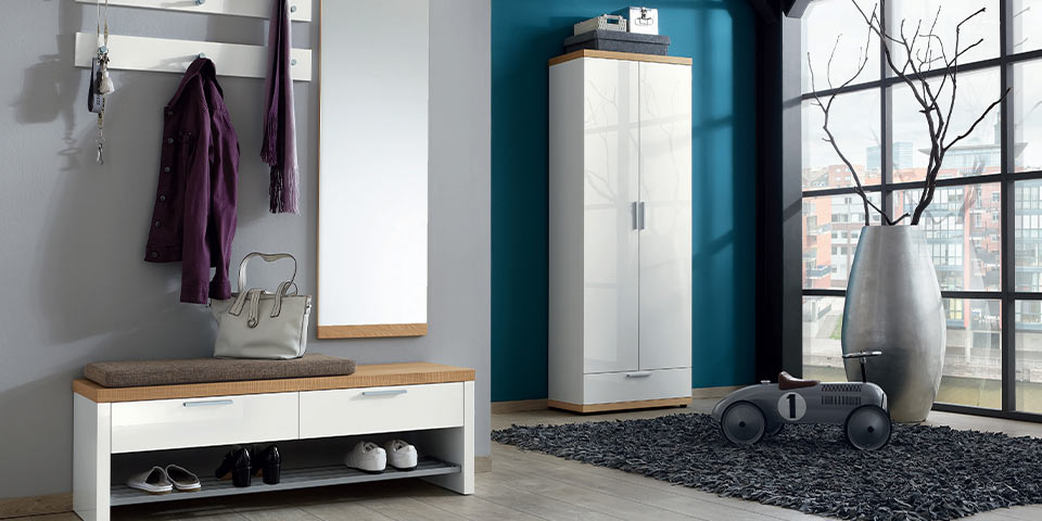 Dielenmöbel bieten Stauraum • Möbel Bald