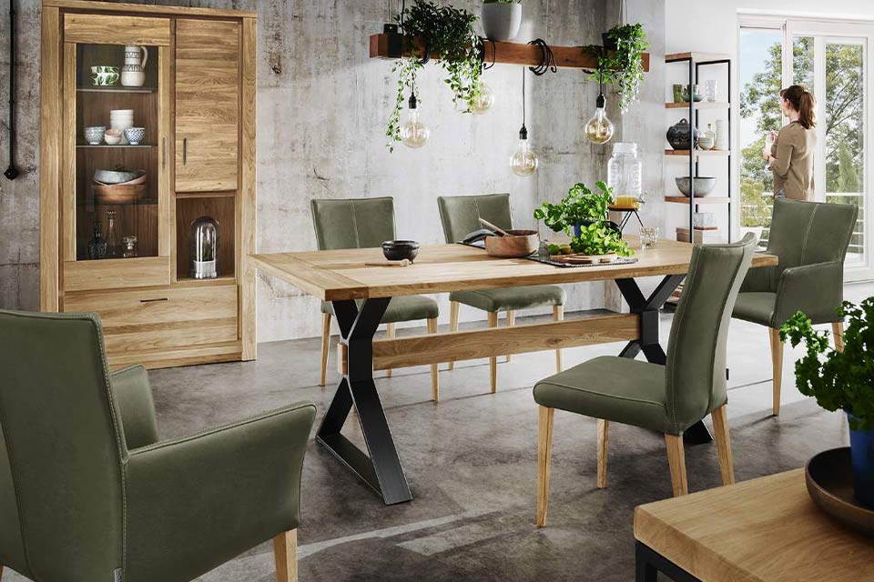 Schränke & Vitrinen