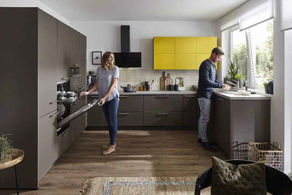 Eyecatcher im Raum – die Design Küche  • Möbel Bald